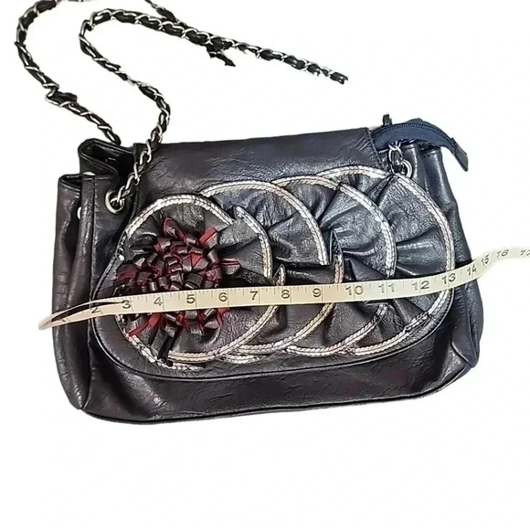 VINTAGE Leather Shoulder Bag with chain strap - Picture 7 of 16
